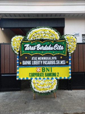 Papan Bunga Duka di Mangoli Selatan