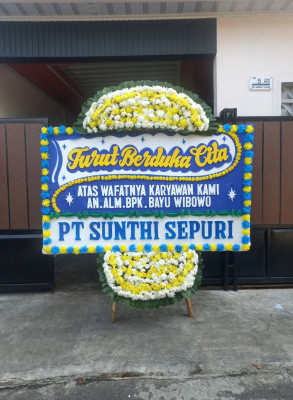 Papan Bunga Duka di Mangoli Selatan