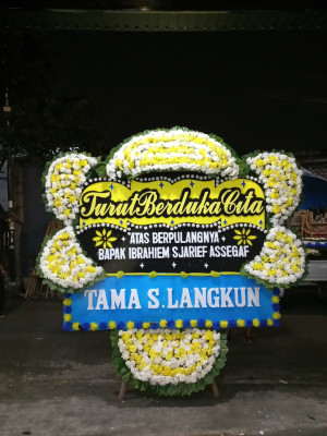 Papan Bunga Duka di Mangoli Selatan