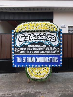 Papan Bunga Duka di Mangoli Selatan